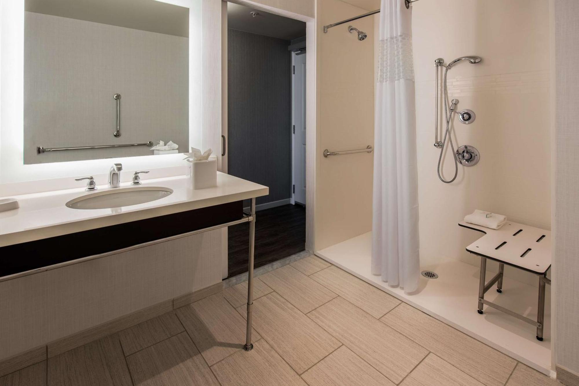 Hampton Inn & Suites Washington, D.C. - Navy Yard Екстер'єр фото