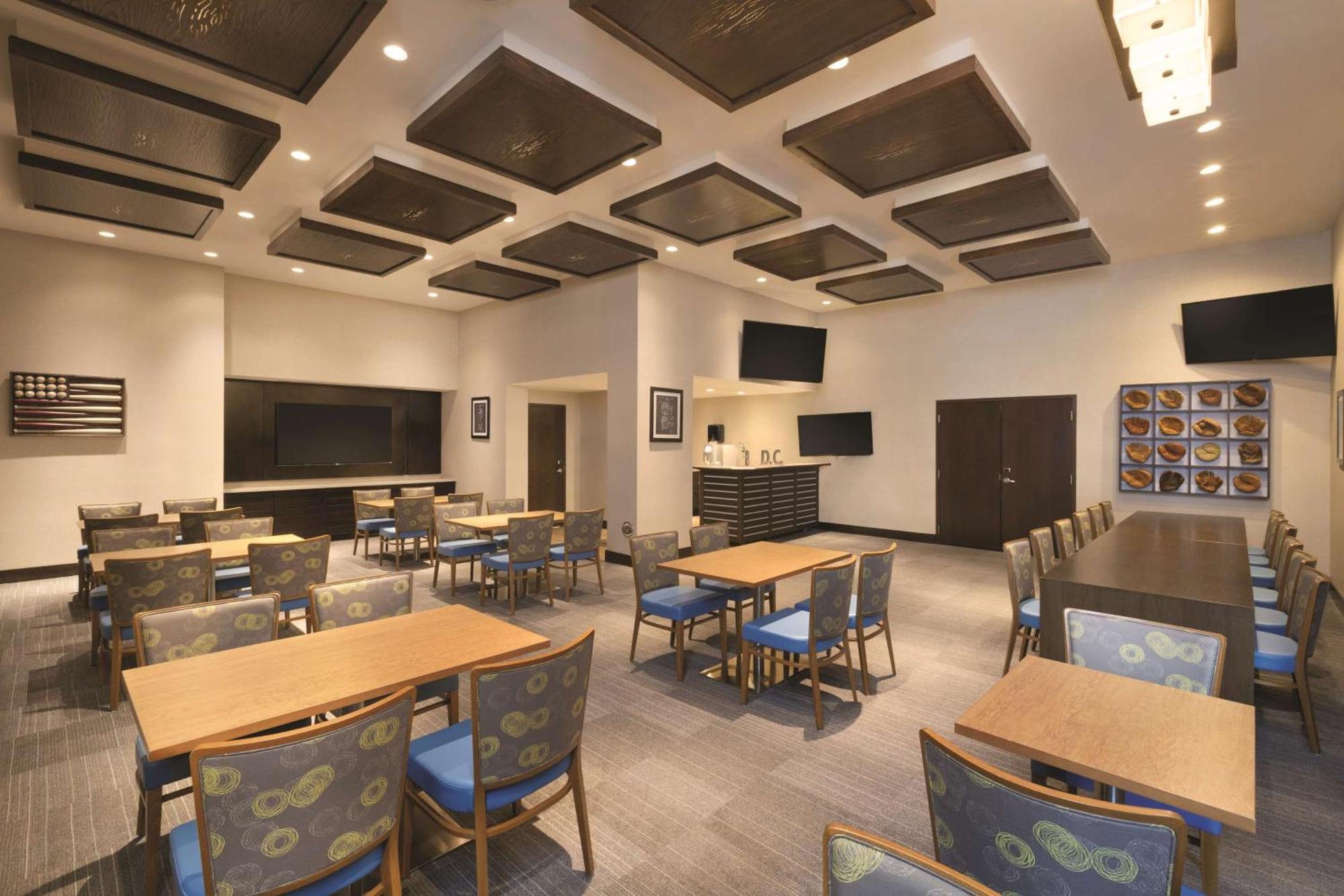 Hampton Inn & Suites Washington, D.C. - Navy Yard Екстер'єр фото